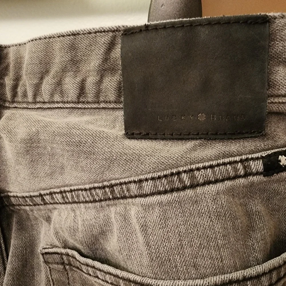 Lucky Brand Mens Jeans 221‎ Size 32x34 Original Straight Jeans Gray Wash